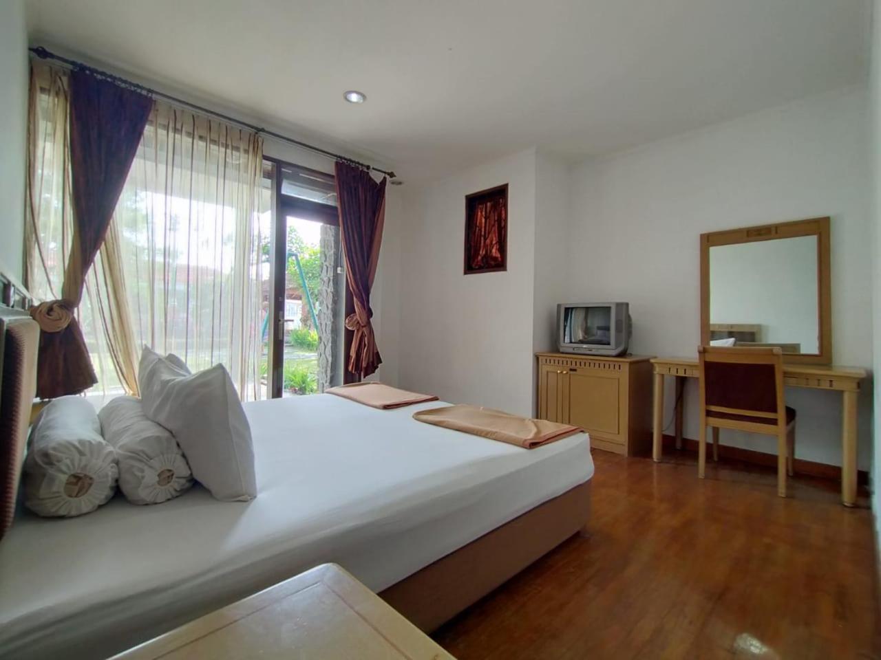 Villa Bukit Danau Lot 14 Cinengangirang Esterno foto