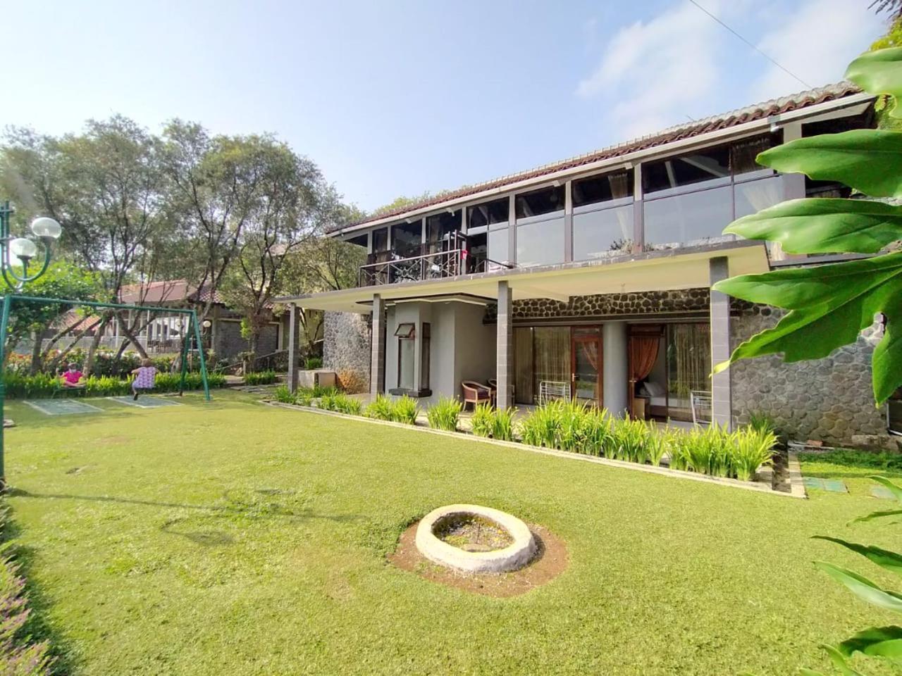 Villa Bukit Danau Lot 14 Cinengangirang Esterno foto