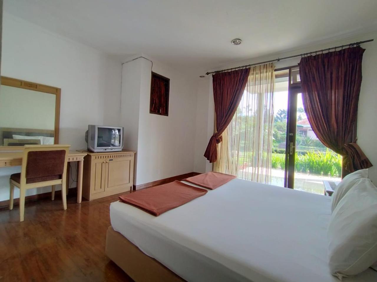 Villa Bukit Danau Lot 14 Cinengangirang Esterno foto